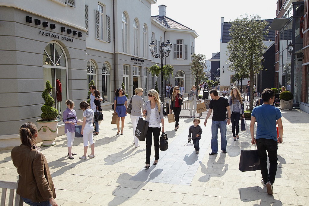 Roermond Outlet Village – Ordinary Brussels